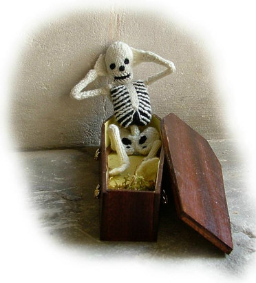 BONAPARTE SKELETON toy knitting pattern - Image 5
