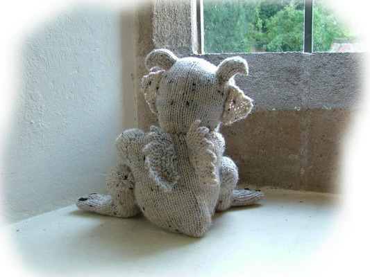 Gargoyle toy knitting pattern Percy Pendragon - Image 5