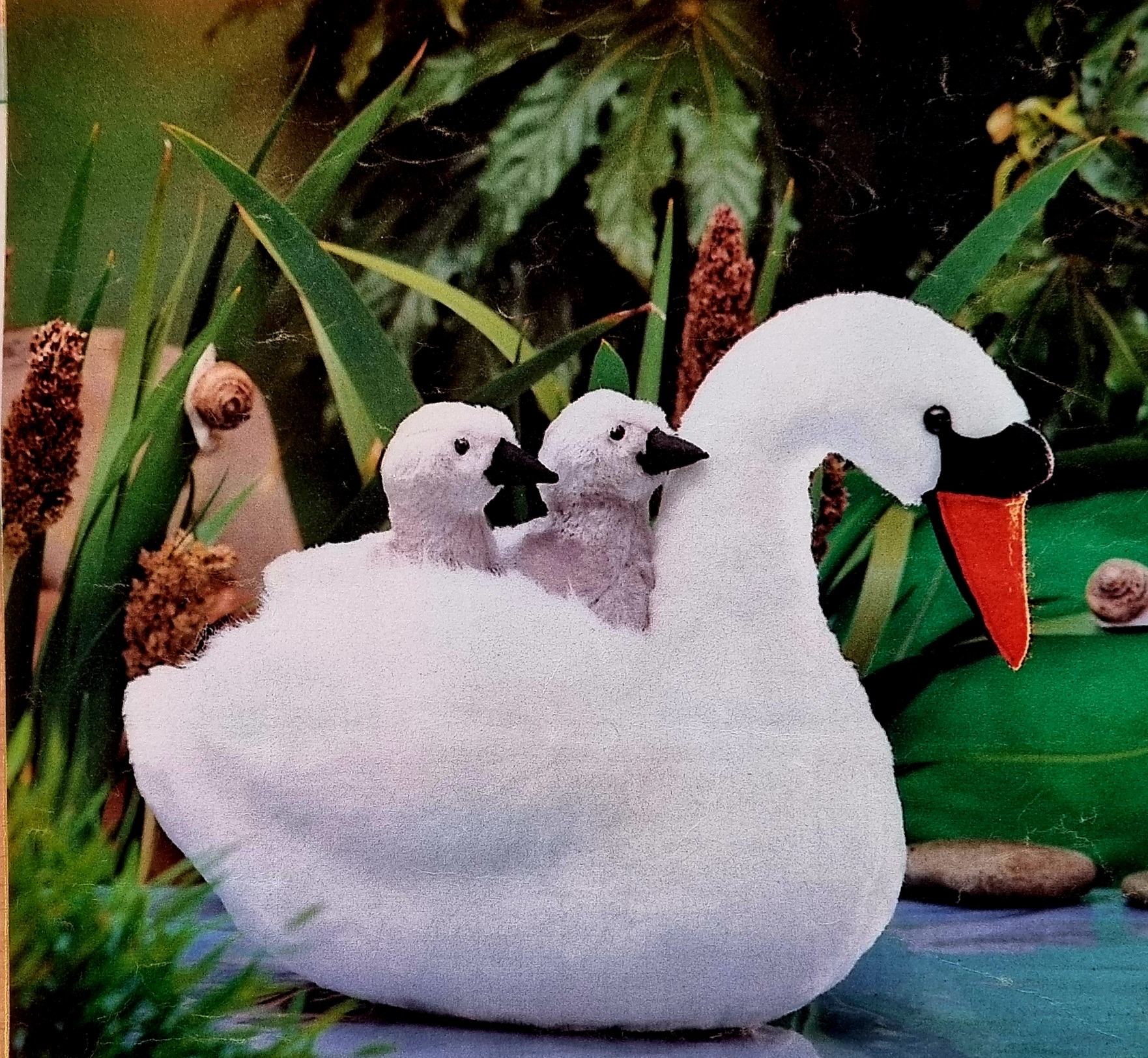 ALAN DART Paddington Bear toy knitting pattern - Image 4