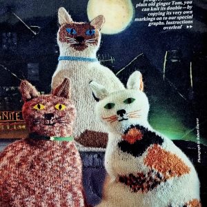 Cat cushion knitting pattern by Caroline Sullivan